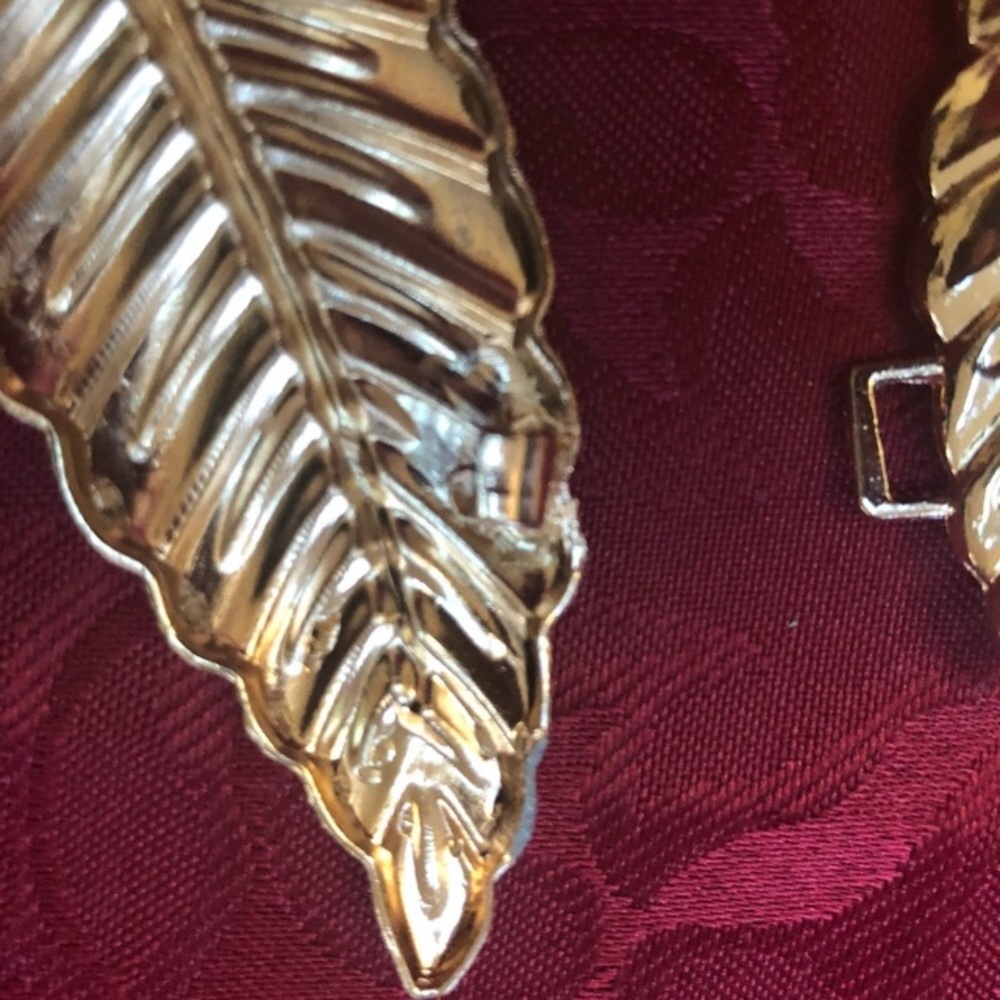 GORGEOUS GOLD CINCH LEAF BELT - Picture 8 of 9